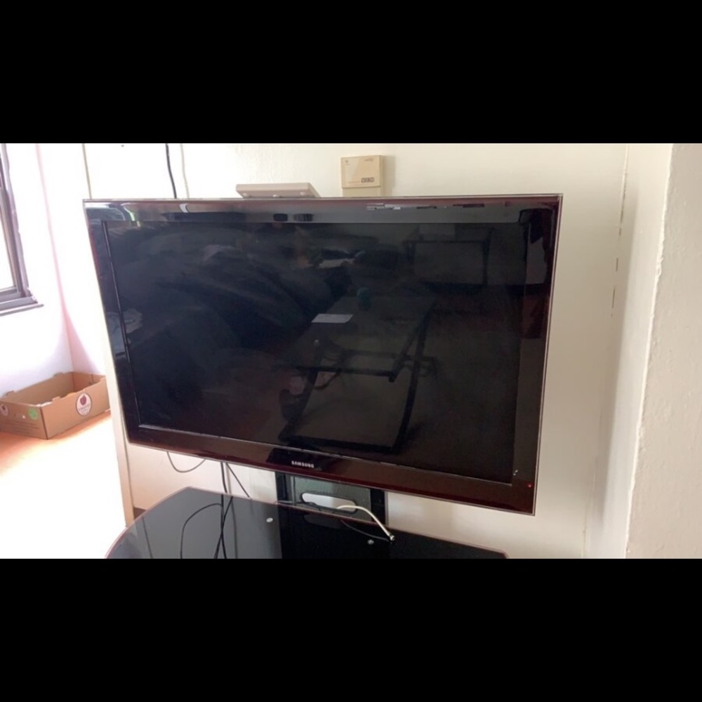 Samsung TV & TV stand